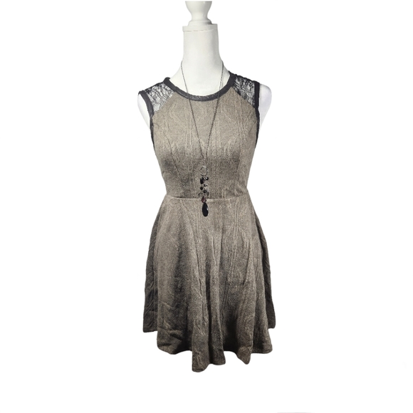 Monteu knitted sleeveless vintage looking dress - Picture 2 of 11